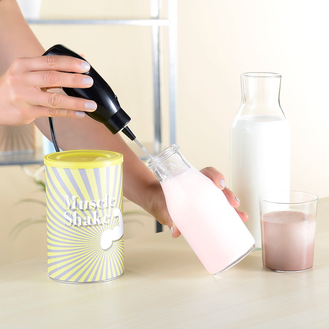 Rosenstein & Söhne Frappe Mixer: Elektrischer Quirl-Mini-Handmixer mit Mixbecher-Aufsatz, 15 Watt (Miniquirl, Frappe Handmixer, Zerkleinerer)